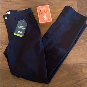 NWT REI Women’s Kornati Roll-Up Pant Size 4 Black